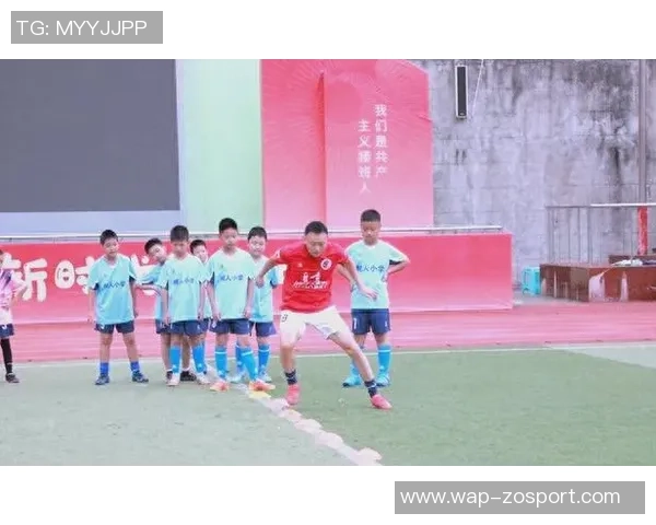 青少年足球学校助力梦想启航培养未来足球明星的成长之路